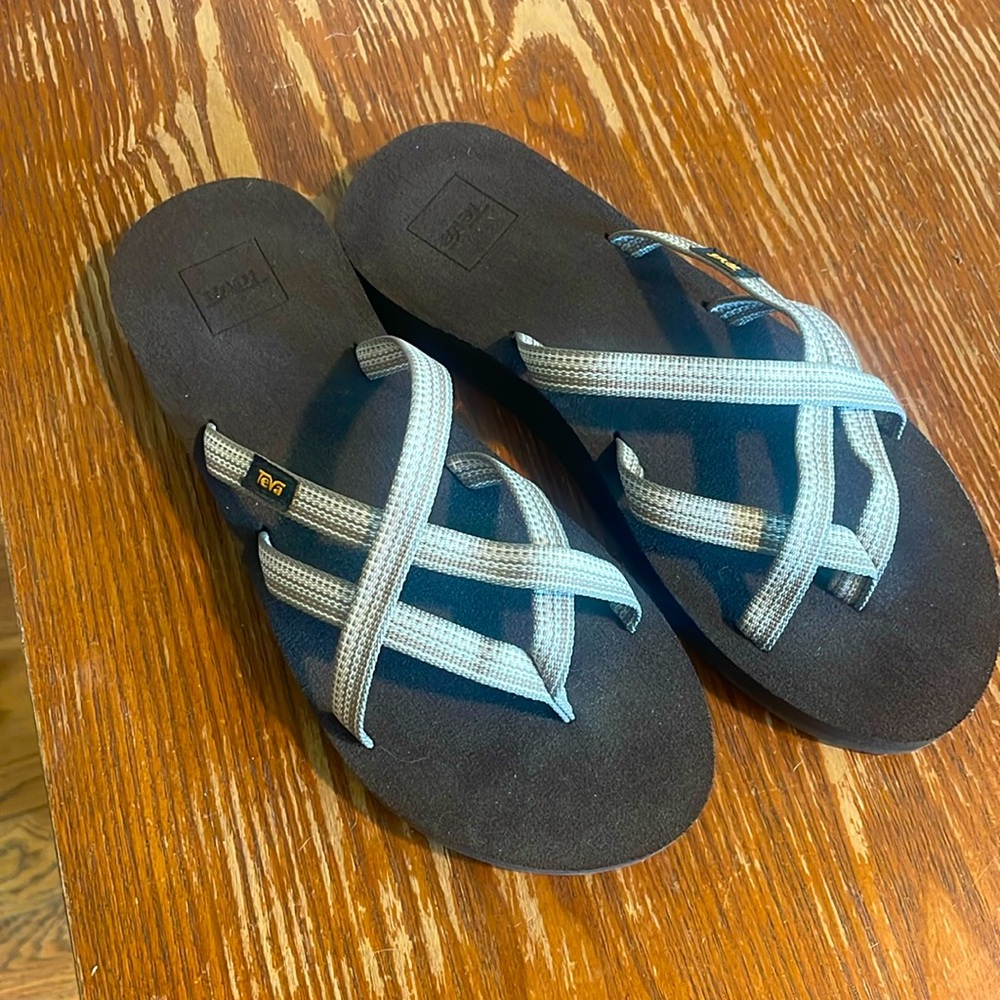 Teva Mush Olowahu brown flops - sz 8